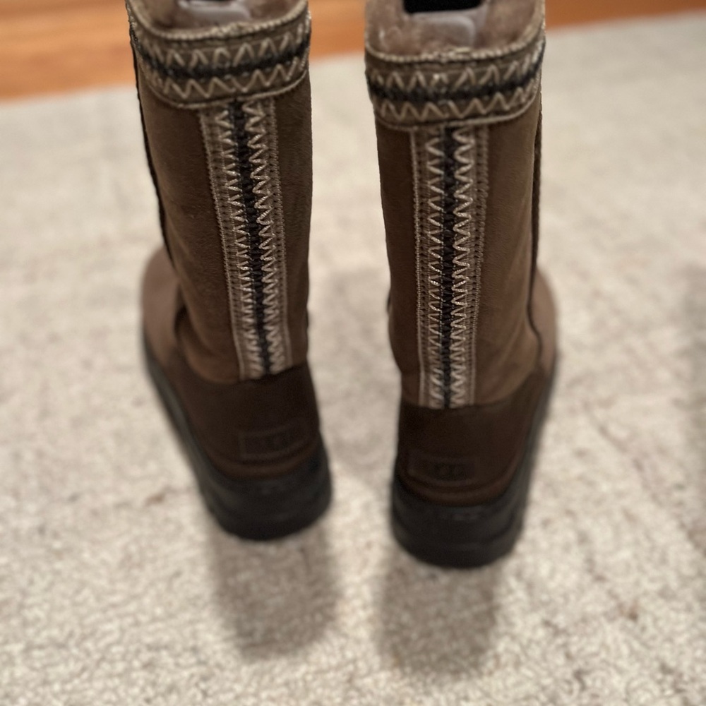 UGG Classic Tall Trailblazer Boots - Brown - Picture 2 of 7